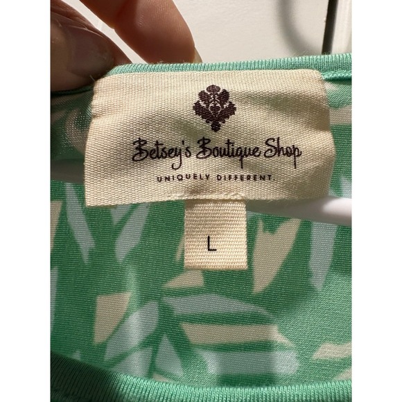 Betseys Boutique Shop Green Leaf Print Short Sleeve Knit Top Large - Picture 4 of 4
